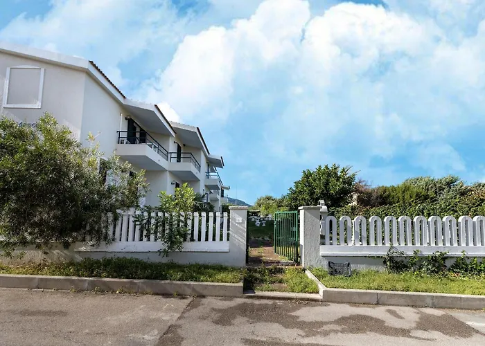 A 150 Meter Long Mare, 2 Fish شقة فاليدوريا